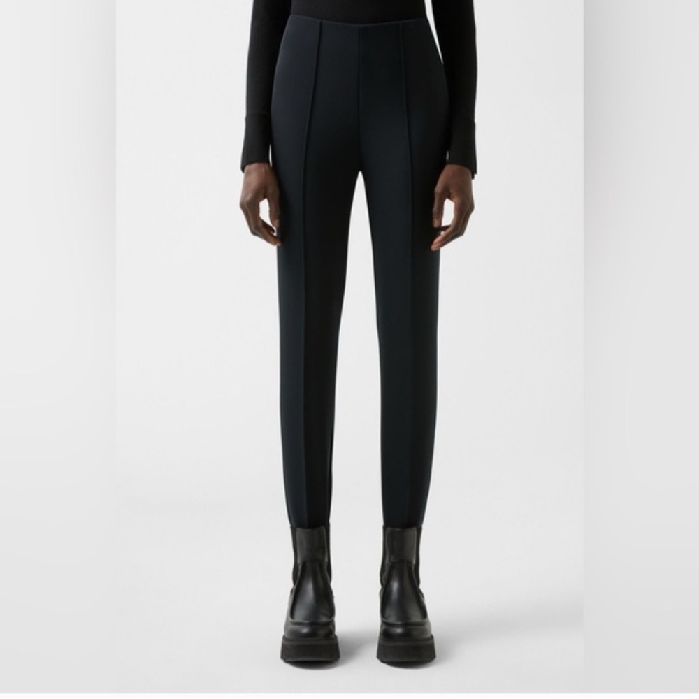 Bogner Sport Elaine Softshell stirrup pants in Black— Women’s US 8
Inseam 31”